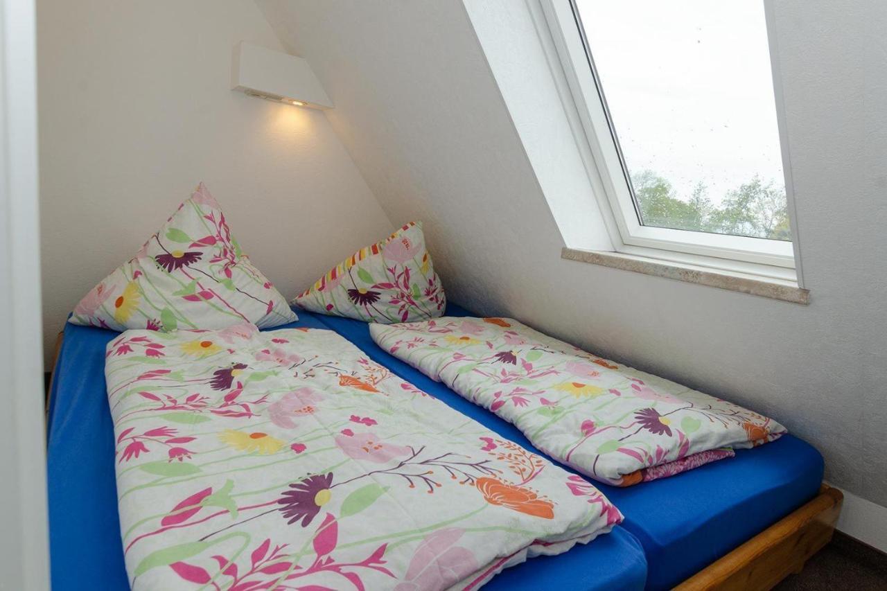 3-R-Ferienwohnung-Fuer-3-Personen-In-Schaprode-Auf-Ruegen-Zi4 外观 照片